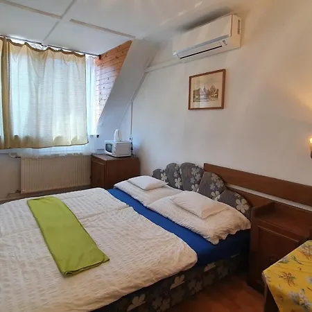 Harmonia Apartmanhaz شقة *