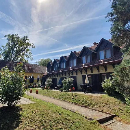 Harmonia Apartmanhaz * بالاتوليلّي