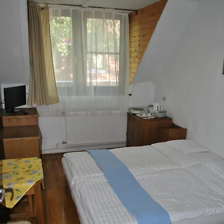 Harmonia Apartmanhaz 아파트 발라톤엘