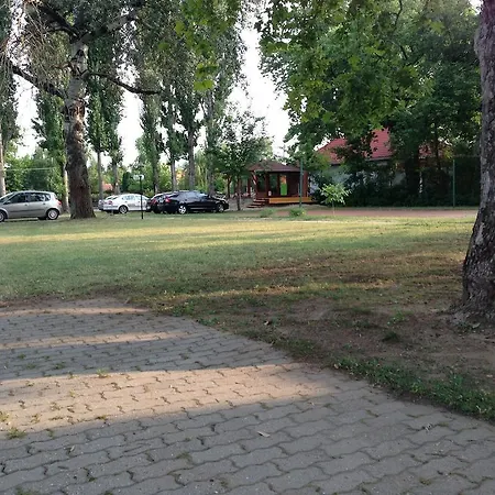 Harmonia Apartmanhaz 발라톤엘