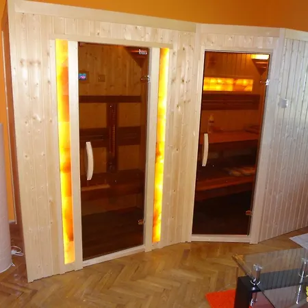 شقة Harmonia Apartmanhaz بالاتوليلّي