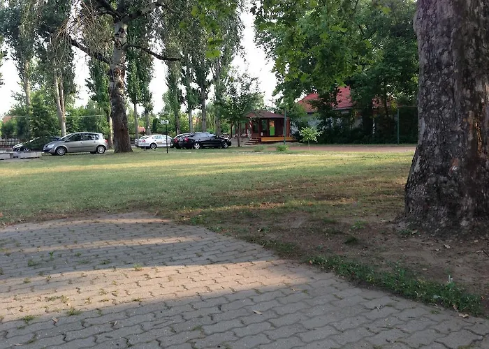 Harmonia Apartmanhaz בלטונללה